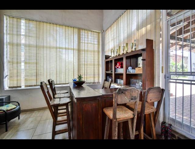 5 BEDROOM HOUSE FOR SALE IN SINOVILLE